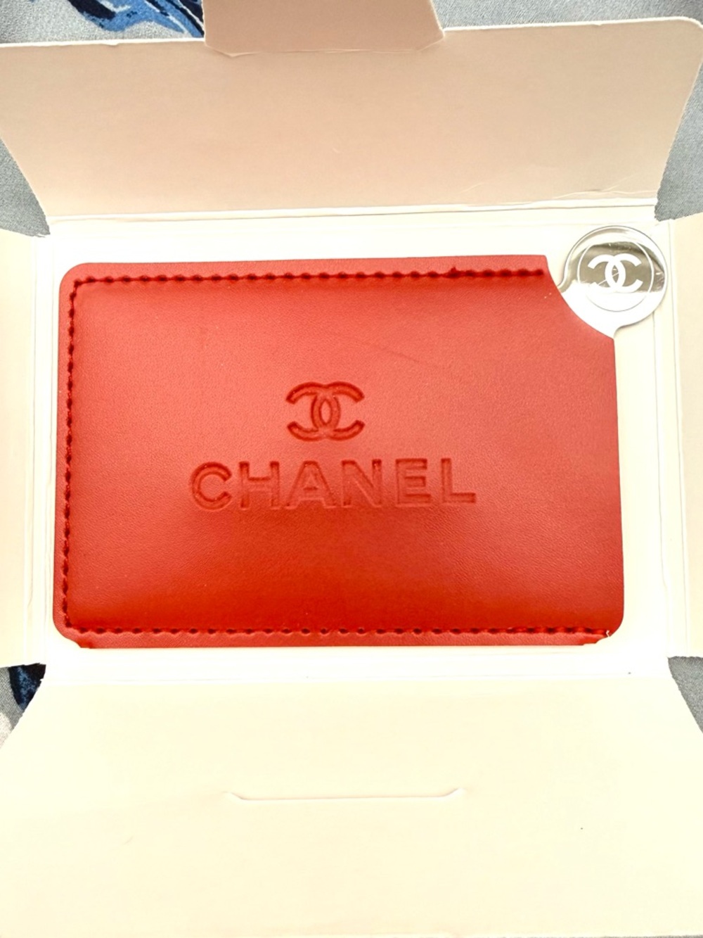 Chanel Mirror With Sleeve New - Picture 5 of 5